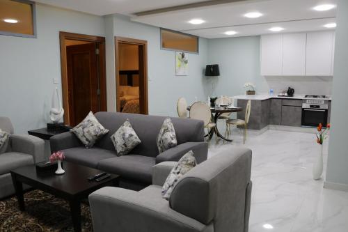 Suite, familiar