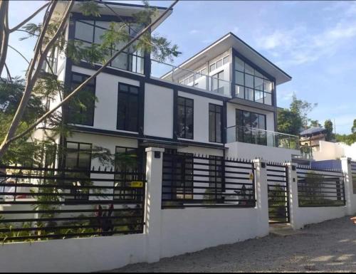 . Check out this beautiful 5 bed villa with pool!!