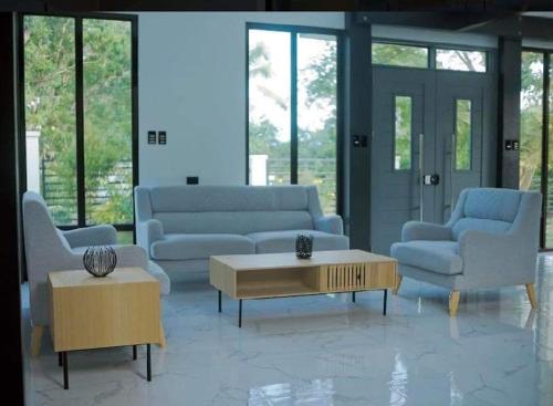 Check out this beautiful 5 bed villa with pool!! in Baclayon