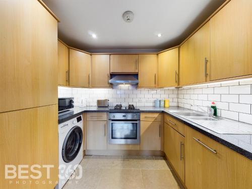 Picture of Redhill Town Centre Apartment By Livingo