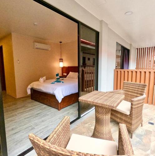 Island Princess Resort Boracay, Station 2 Room Type - Queen Room with Balcony