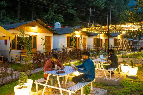 The Hosteller Kasol Riverside