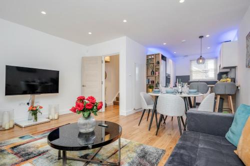 Picture of Beautiful 2 Bedrooms Split Level Fulham Apartment