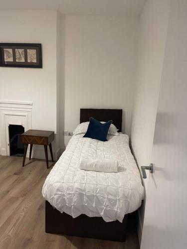 2 Bedroom House next to Slade Green Station