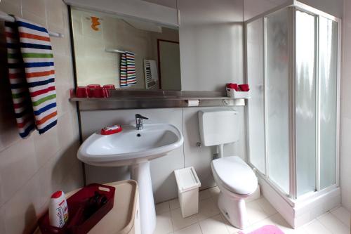 Twin Room with Private External Bathroom