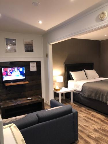 Queen Suite