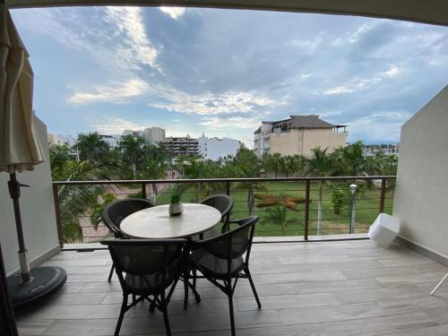 Modern stylish apt. steps away from the beach in Nuevo Vallarta , Mexico