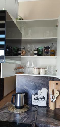 厨房, City Centre Apartment in 瑞泽克奈