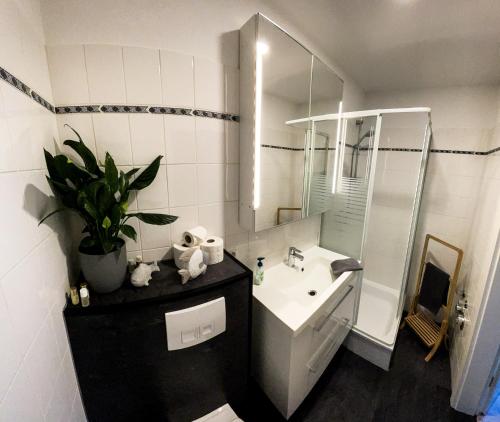 Душ, Op'n Dörp Apartment (Op'n Dorp Apartment) in Barsbek