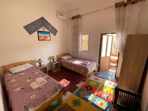 4 twin beds