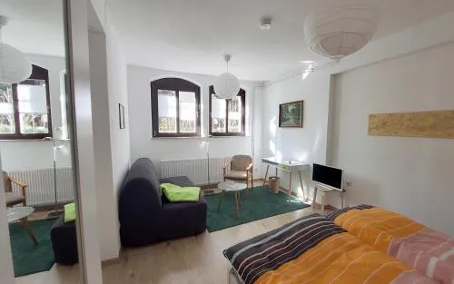 Striesener Idylle, ruhig und grün in Elbnähe in Dresden, Deutschland