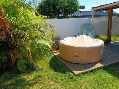 promo dernière minute ! jolie et spacieuse maison st pierre , JACUZZI, jardin, - Location, gîte - Saint-Pierre