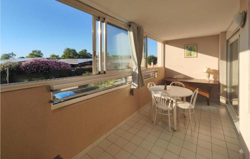 Фасада на хотела, Awesome apartment in Agde with Outdoor swimming pool and 1 Bedrooms in Агд