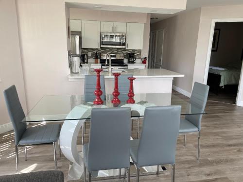 Spectacular Luxury Apartment close Disney - image 12