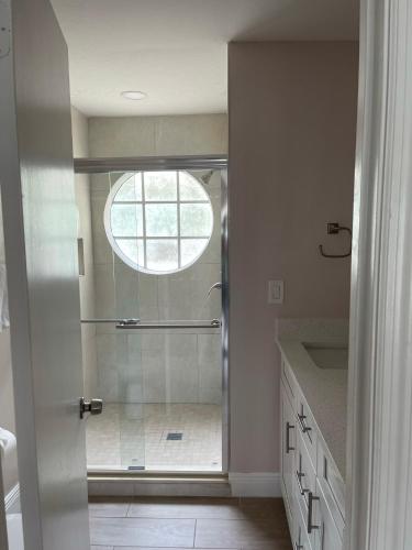 Spectacular Luxury Apartment close Disney - image 11
