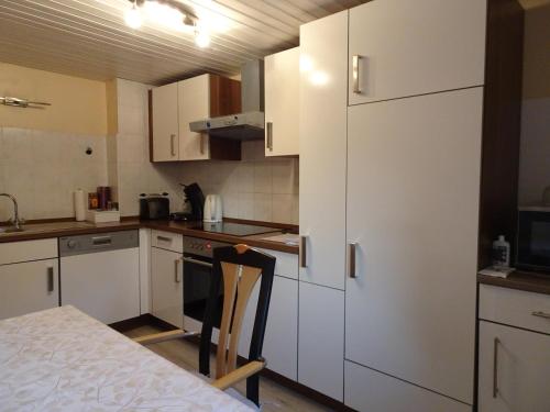 ห้องครัว, Ferienwohnung im Grünen mit Balkon (Ferienwohnung im Grunen mit Balkon) in เฮอร์เดคเคอ