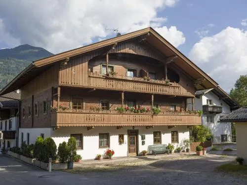 Apartment in Fügen near Hochzillertal Skiing in Fügen, Österreich