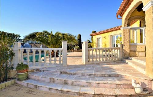 Viesnīcas āriene, Stunning Home In Jonquière Saint Vincen (Stunning Home In Jonquiere Saint Vincen) in Comps ciems
