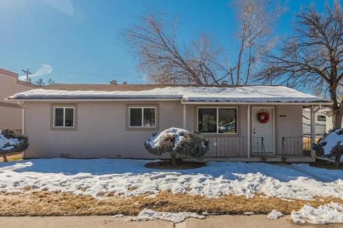 Kick Aspen - Downtown Ranch Style Home W- Hot Tub!