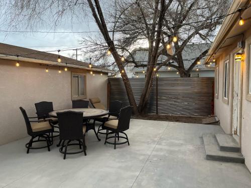 Kick Aspen - Downtown Ranch Style Home W- Hot Tub!