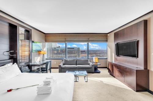 VDARA Beautiful suite on 22nd FLR Free Valet parking, Las Vegas (photo 3)