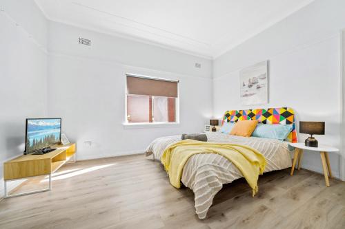 Burwood Newly Renovated 2 Bedroom Apartment