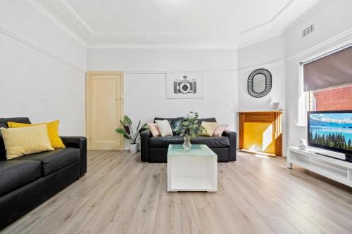 Burwood Newly Renovated 2 Bedroom Apartment