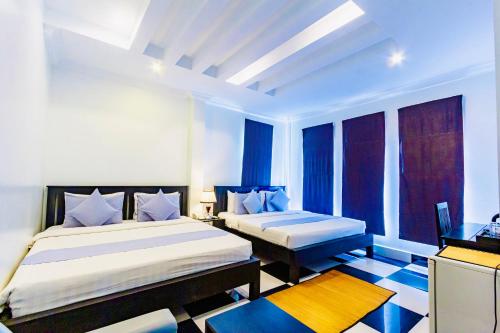 room detail thumbnail 0