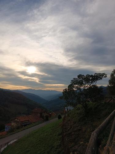 La Castañar - La Vallicuerra Casas Rurales