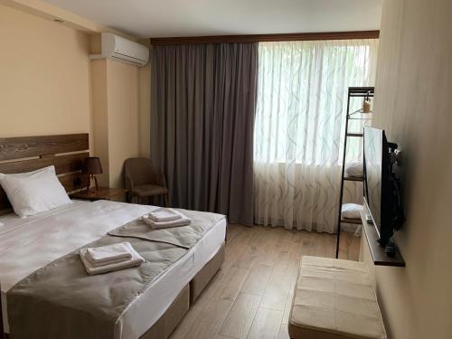 2 twin beds