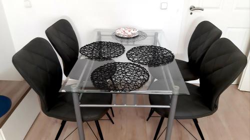Veronica Fejer Apartment - image 14