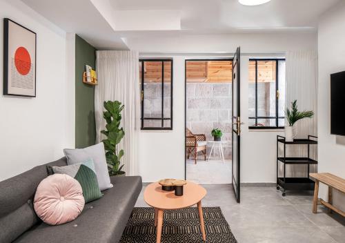 Mr. Agrippa - By TLV2GO Room Type - One Bedroom Apartment with Shared Patio Mr. Agrippa - By TLV2GO Room Type - One Bedroom Apartment with Shared Patio