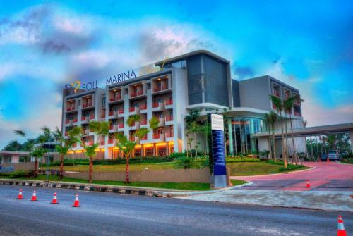 . Soll Marina Hotel & Conference Center Bangka