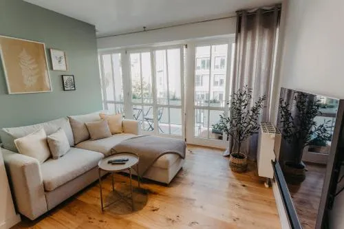 TRABER APARTMENTS im Herzen Leipzigs Balkon Parkplatz in Leipzig, Deutschland