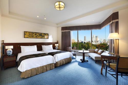 2 twin beds