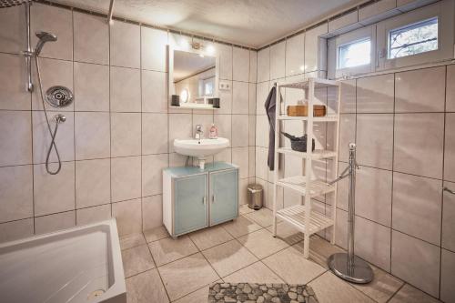 Bathroom, Ferienhaus Asten-Lodge in Lenneplaetze