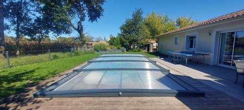 Maison familiale au calme avec piscine securisee