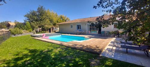 Maison familiale au calme avec piscine securisee