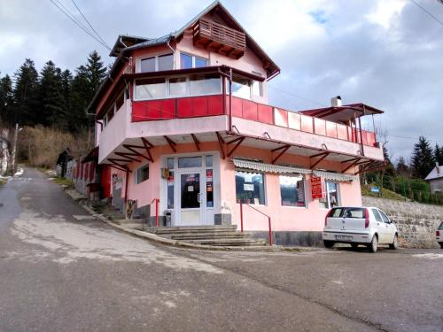 Vila Marcela, Buşteni