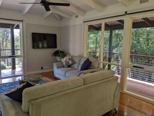 Peaceful country home in a middle of a rainforest in Cockatoo