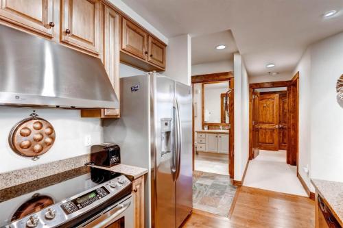 Luxury 2 Bedroom Ski In, Ski Out Mountain Vacation Rental Just Steps From The Snowflake Ski Lift In Breckenridge in Breckenridge, USA