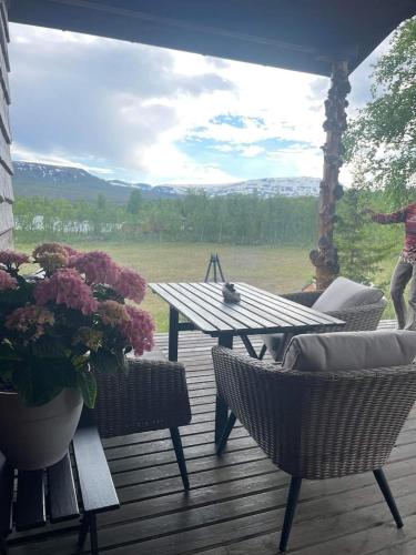 Erkély/terasz, Cosy cabin in North-Norway, Nearby Senja. in Sorreisa
