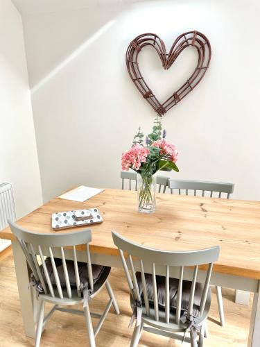 設施, Wayside, Yorkshire Wolds Holiday Home, Sleeps 4, Parking in 納費頓
