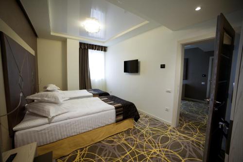Exclusive Hotel & More - image 14