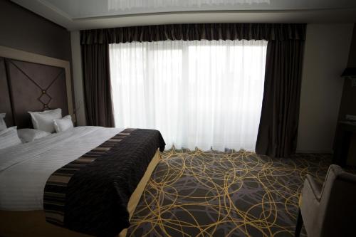 Exclusive Hotel & More - image 2