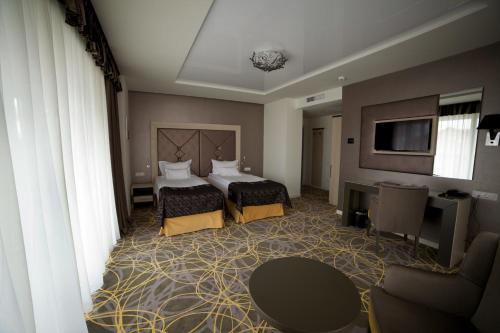 Exclusive Hotel & More - image 3