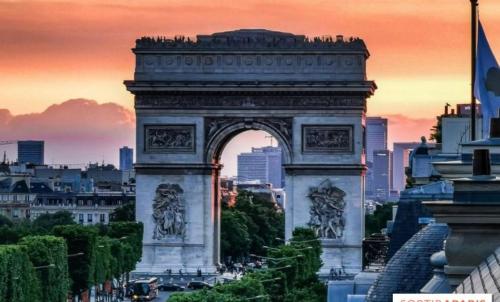 Suite junior avec balcon et vue sur Arc de Triomphe