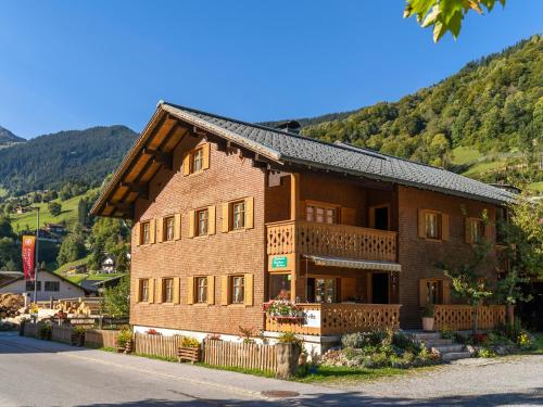  Landhaus Barbara, Pension in Silbertal