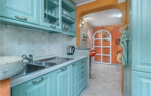 Gorgeous Apartment In Grizane With Kitchen