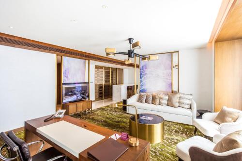 399037644 Crowne Plaza Vientiane by IHG